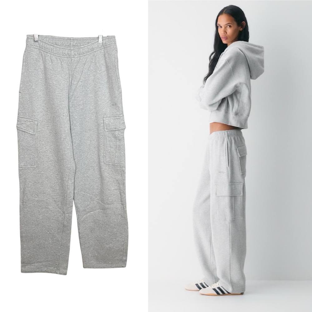 Aritzia Sweatfleece Mega Fit Heather Gray Cargo Joggers S Oversized Sweatpants